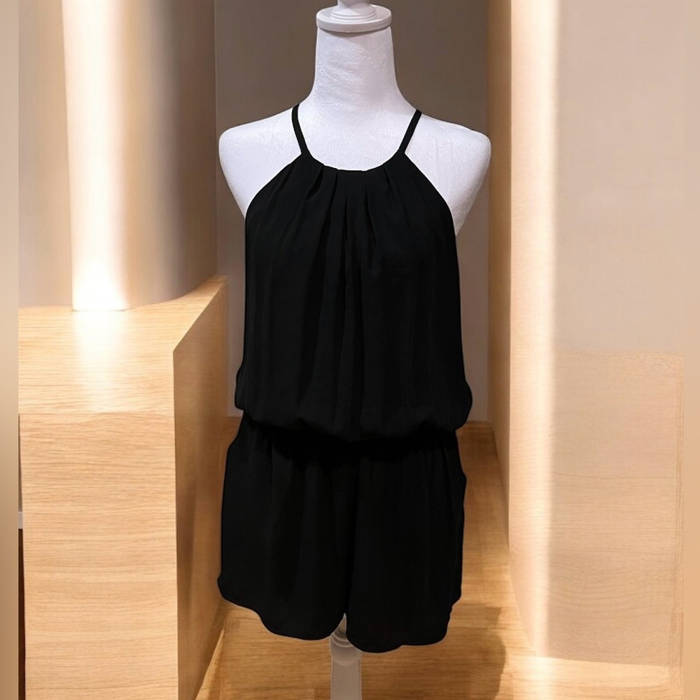One Clothing Classic Black Garment